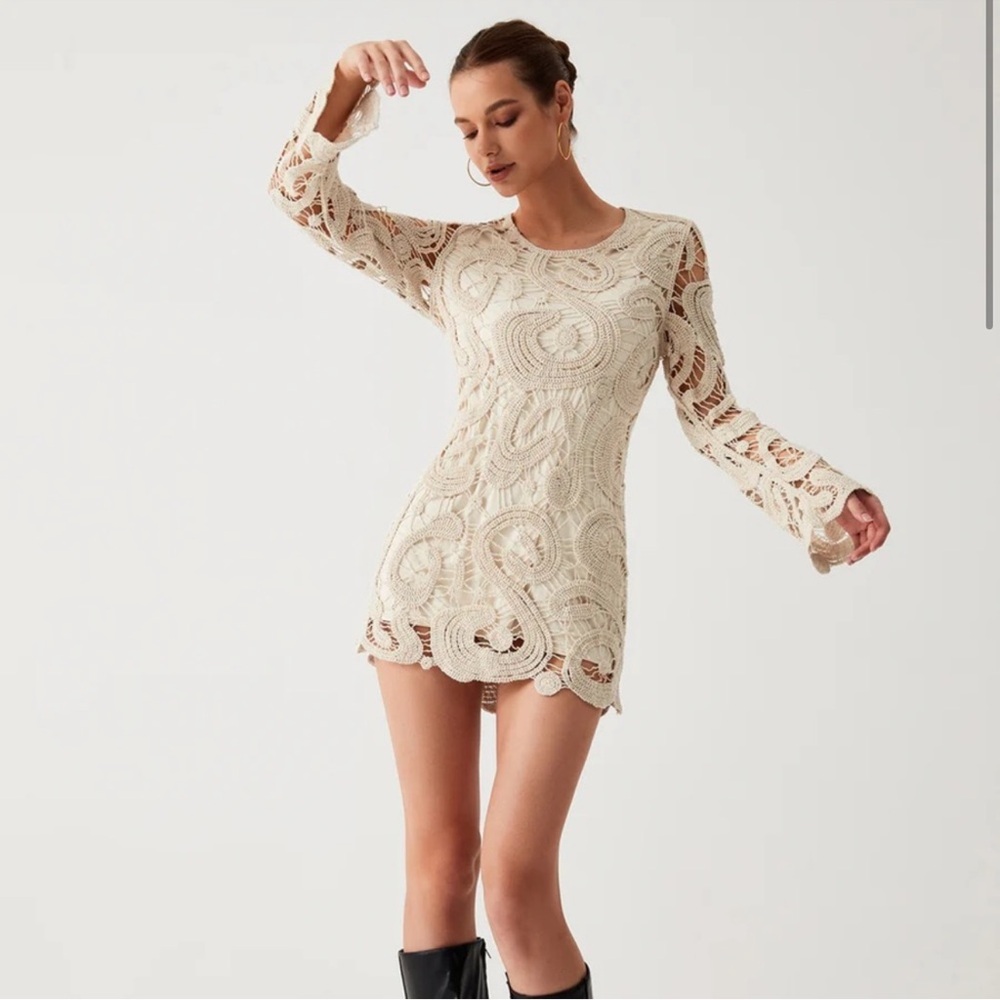 Commense Cream Long Sleeve Lace Dress